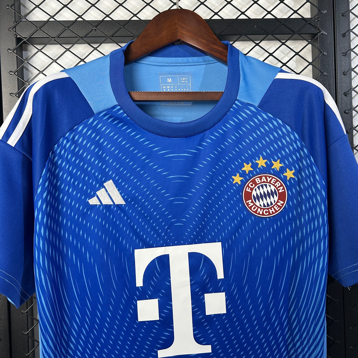 25/26 Bayern Munich Goalkeeper shirt