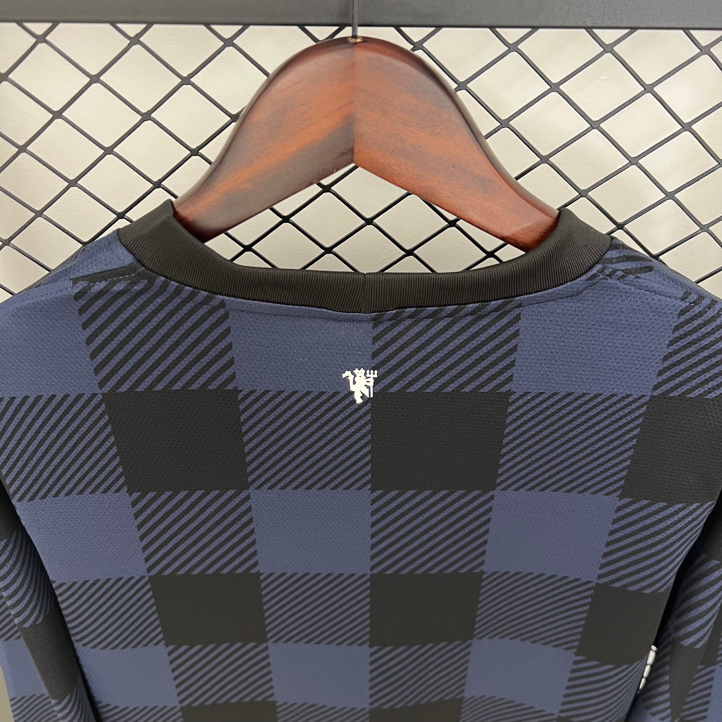 13/14 M-U Long Sleeve Black Retro Shirts