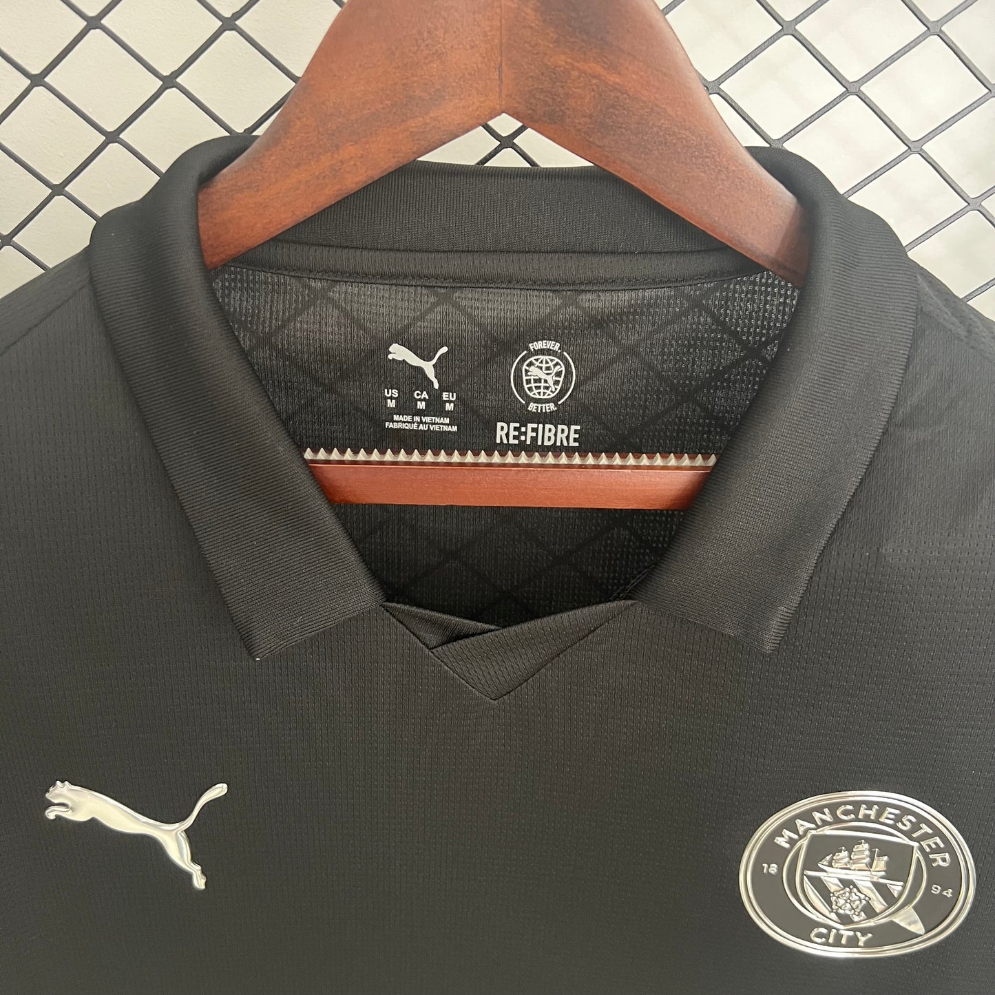 25/26 Manchester City away shirt