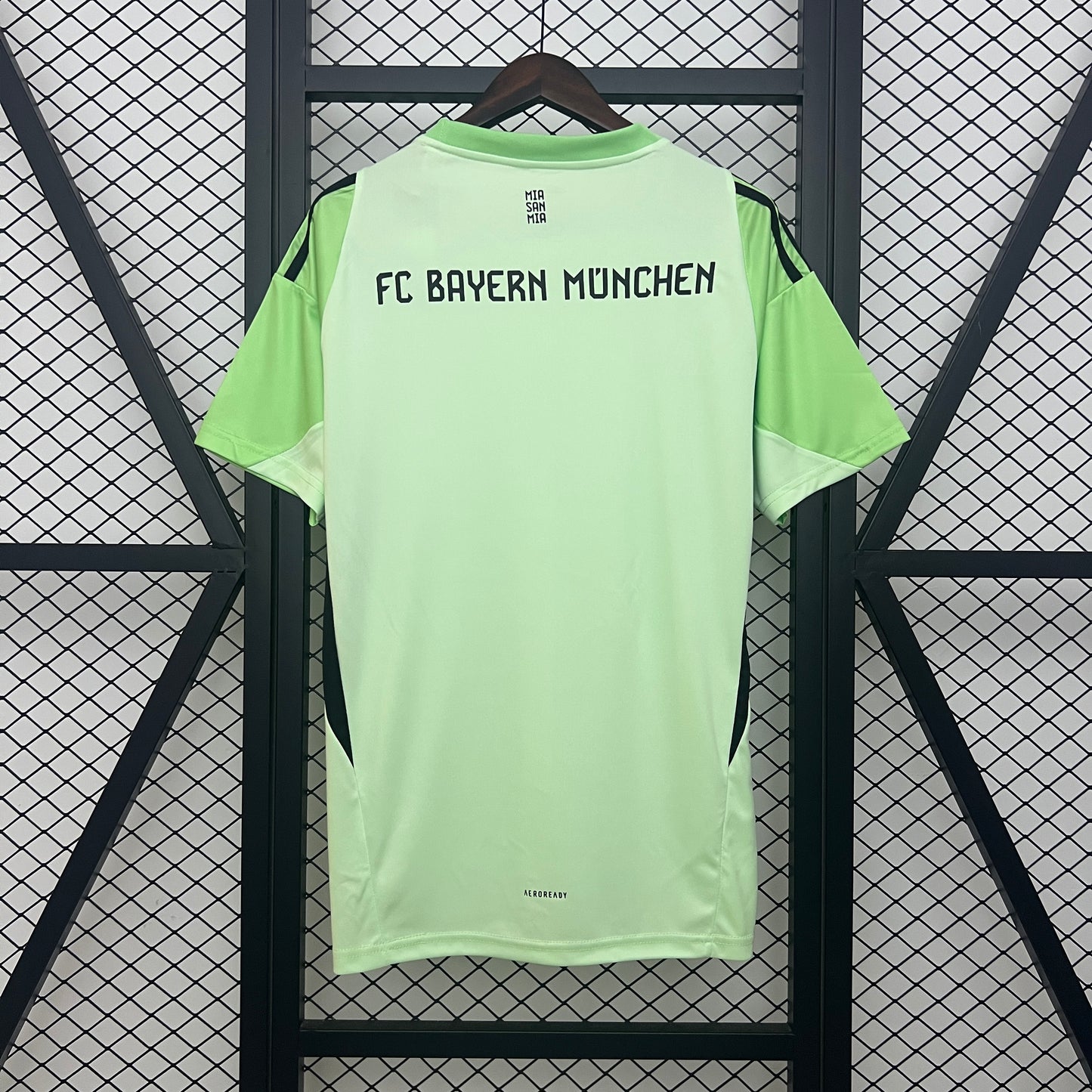 2025/2026 Bayern Munich Goalkeeper Green Shirt