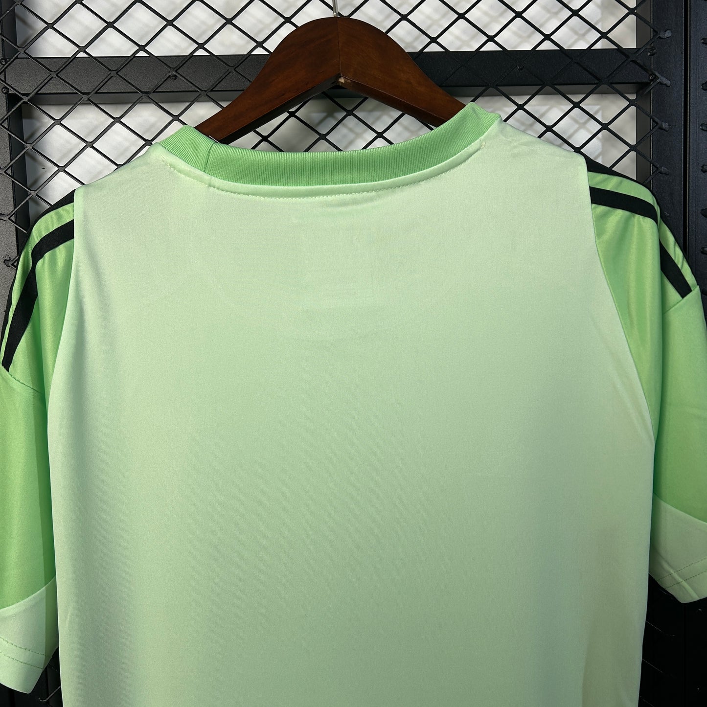 25/26 Benfica training goalkeeper shirt