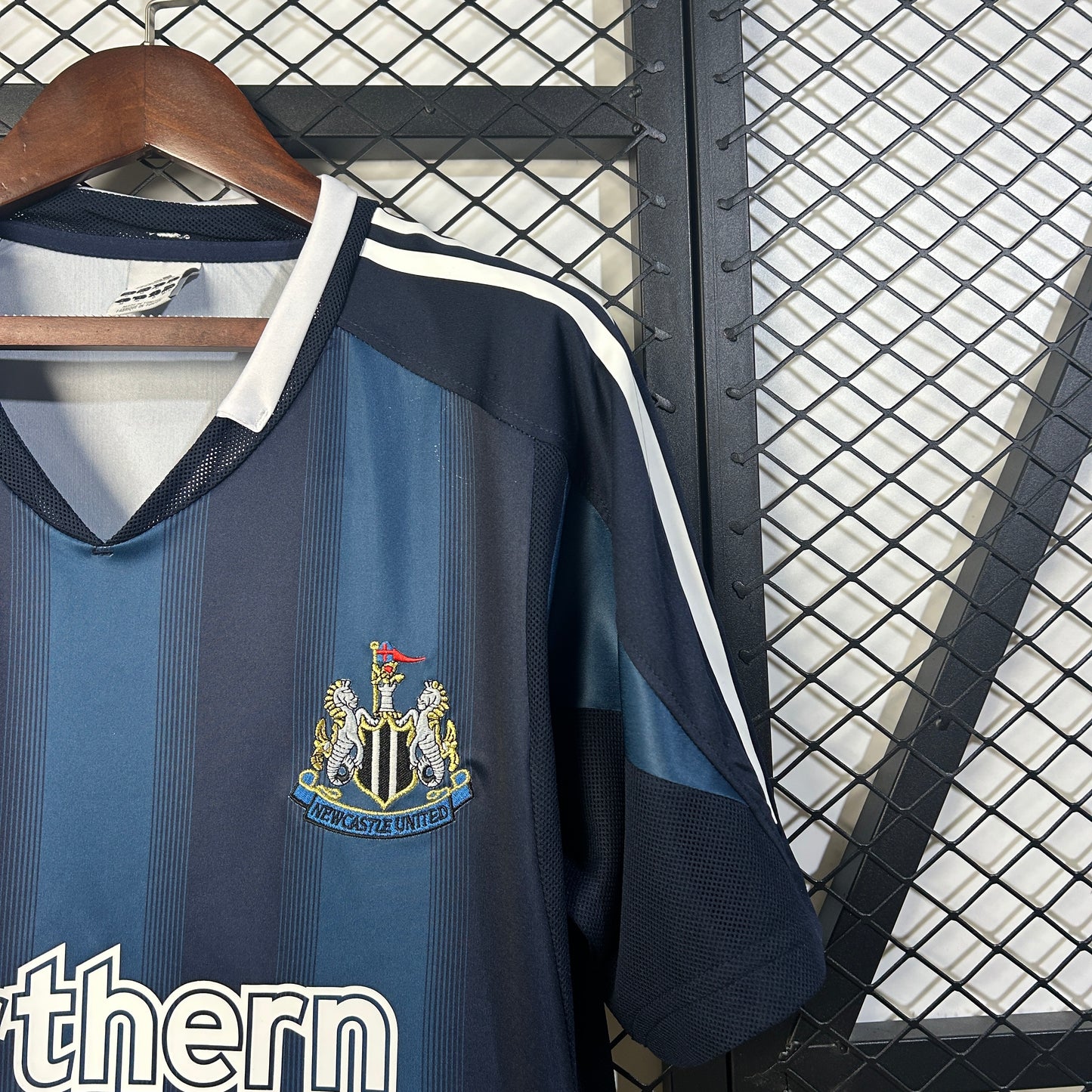 2005/2006 Newcastle Away Shirt