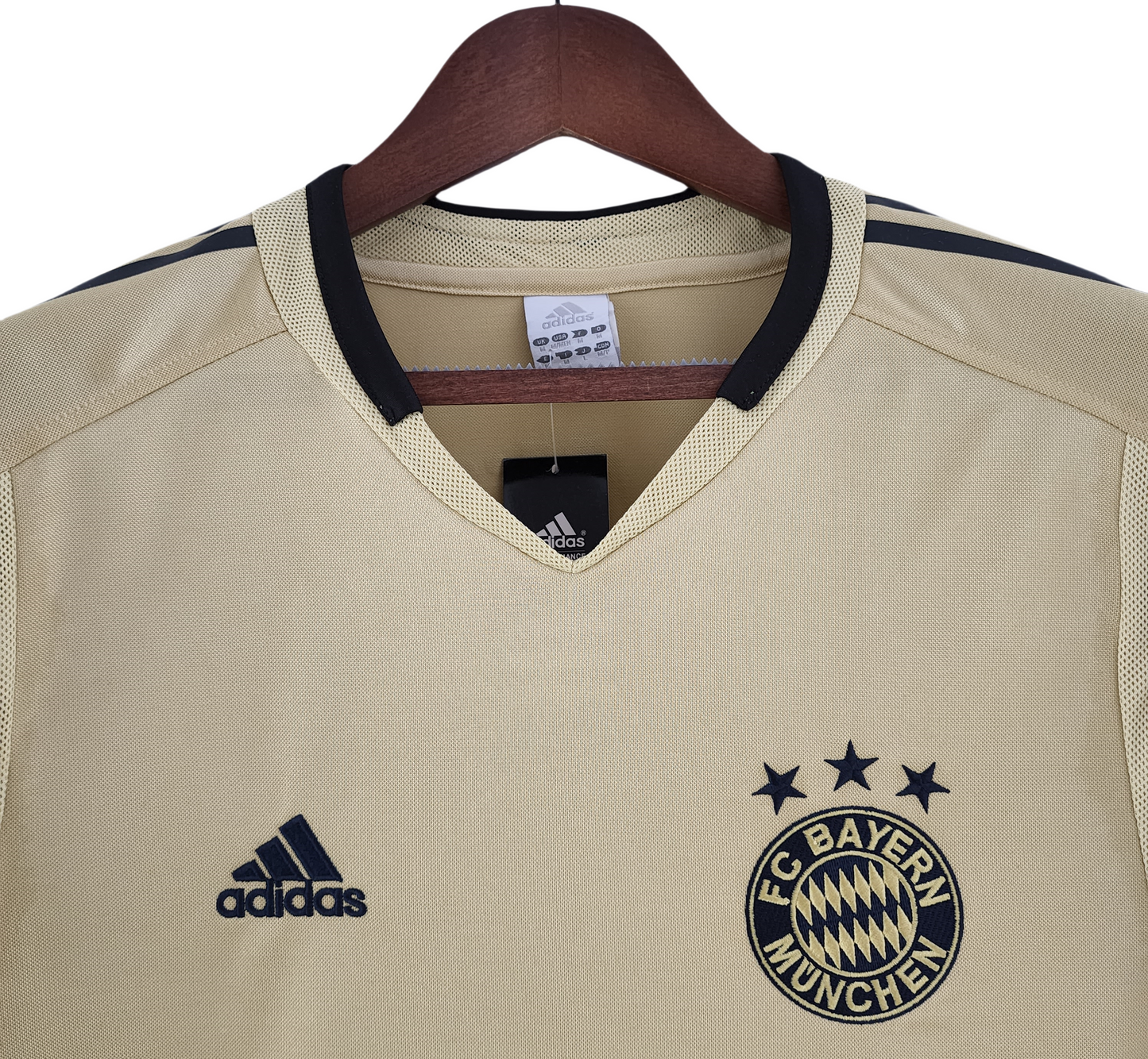 2004/2005 Bayern away retro 8A shirt