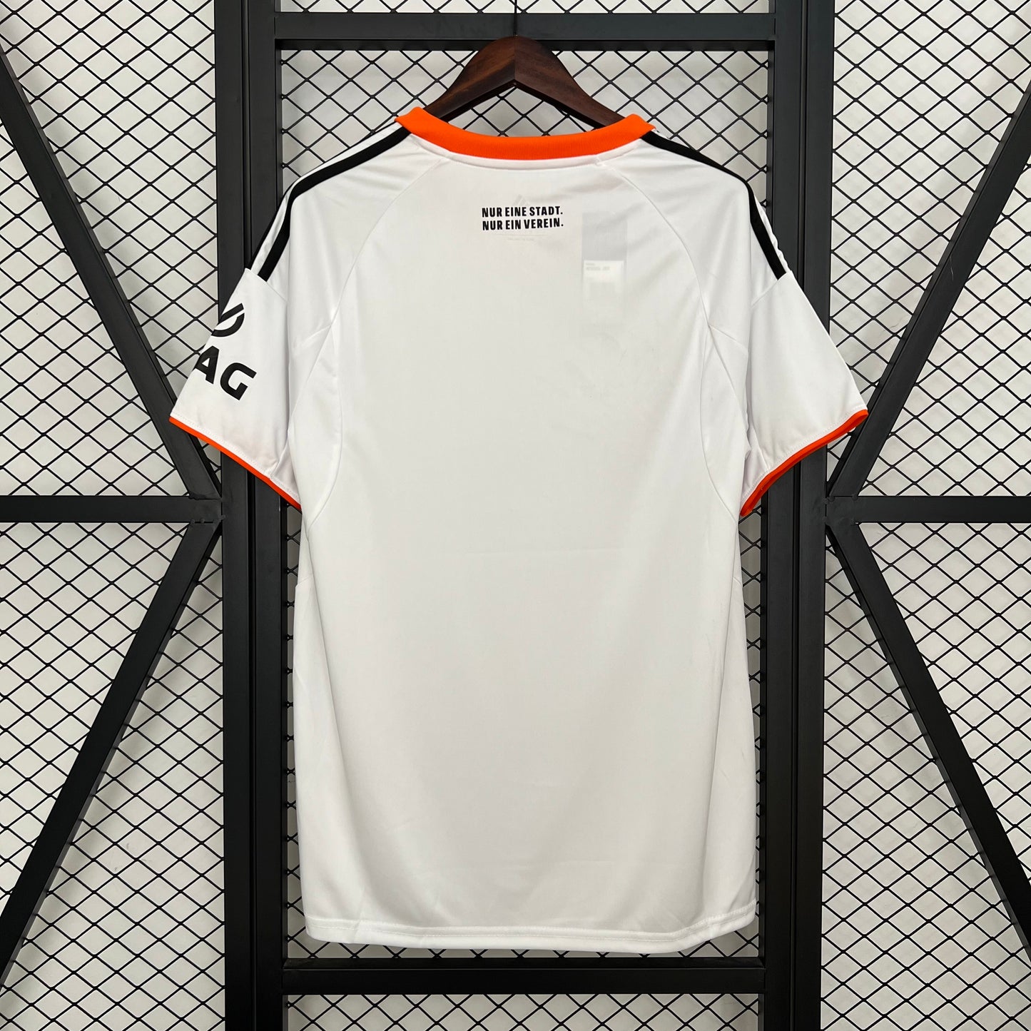 25/26 Frankfurt home shirt