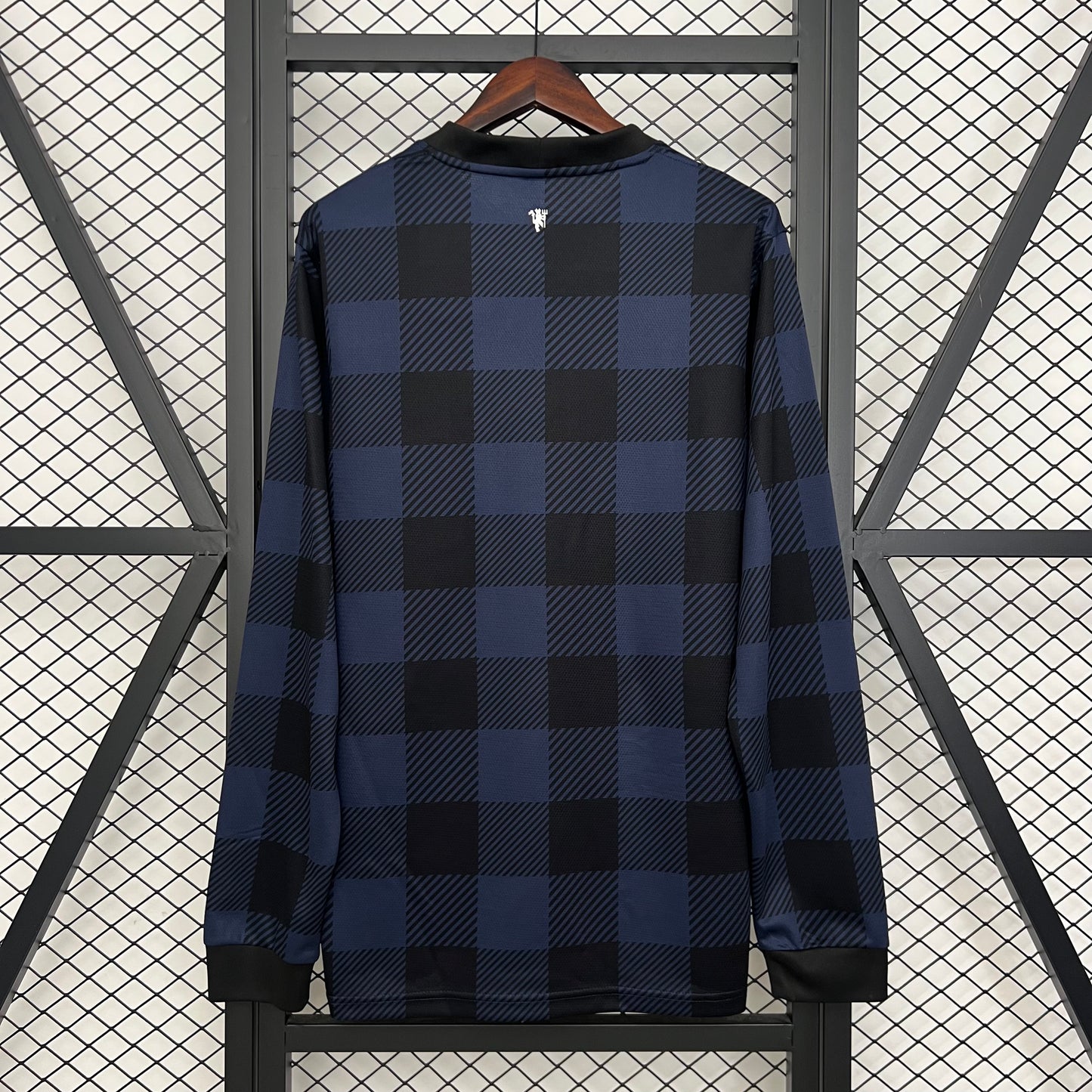 13/14 M-U Long Sleeve Black Retro Shirts
