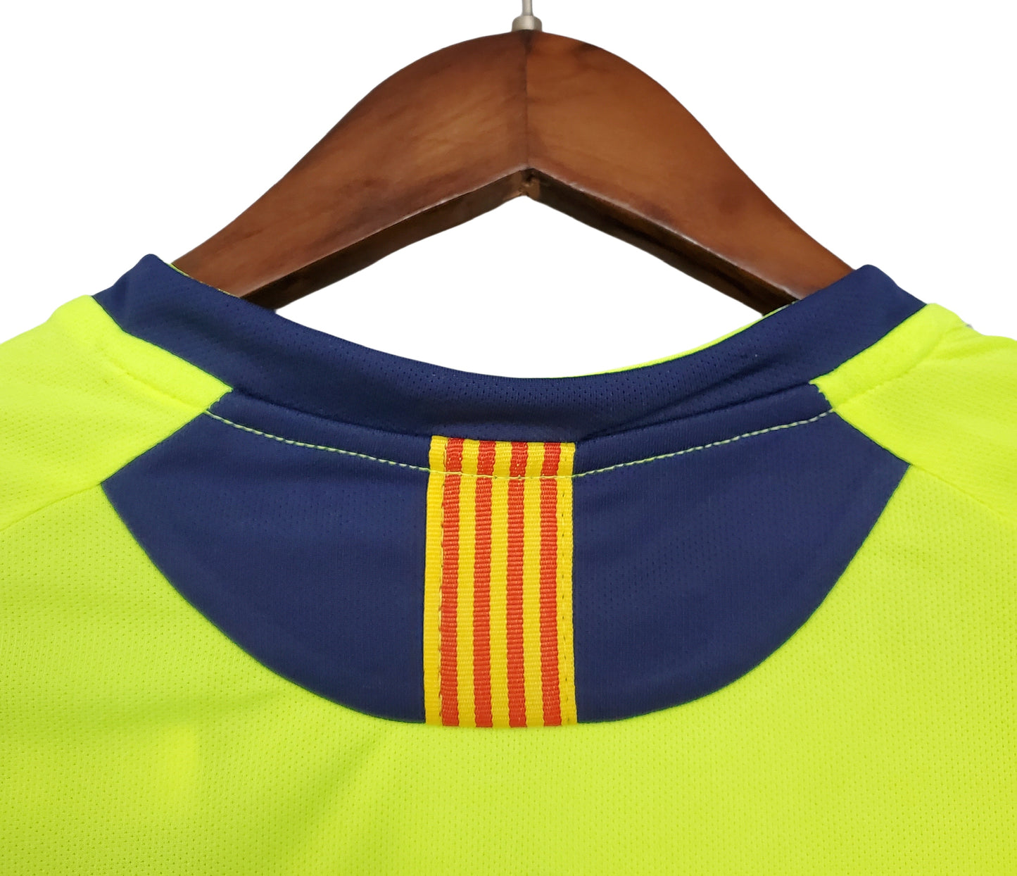 2005/2006 Barcelona Away Retro Shirt