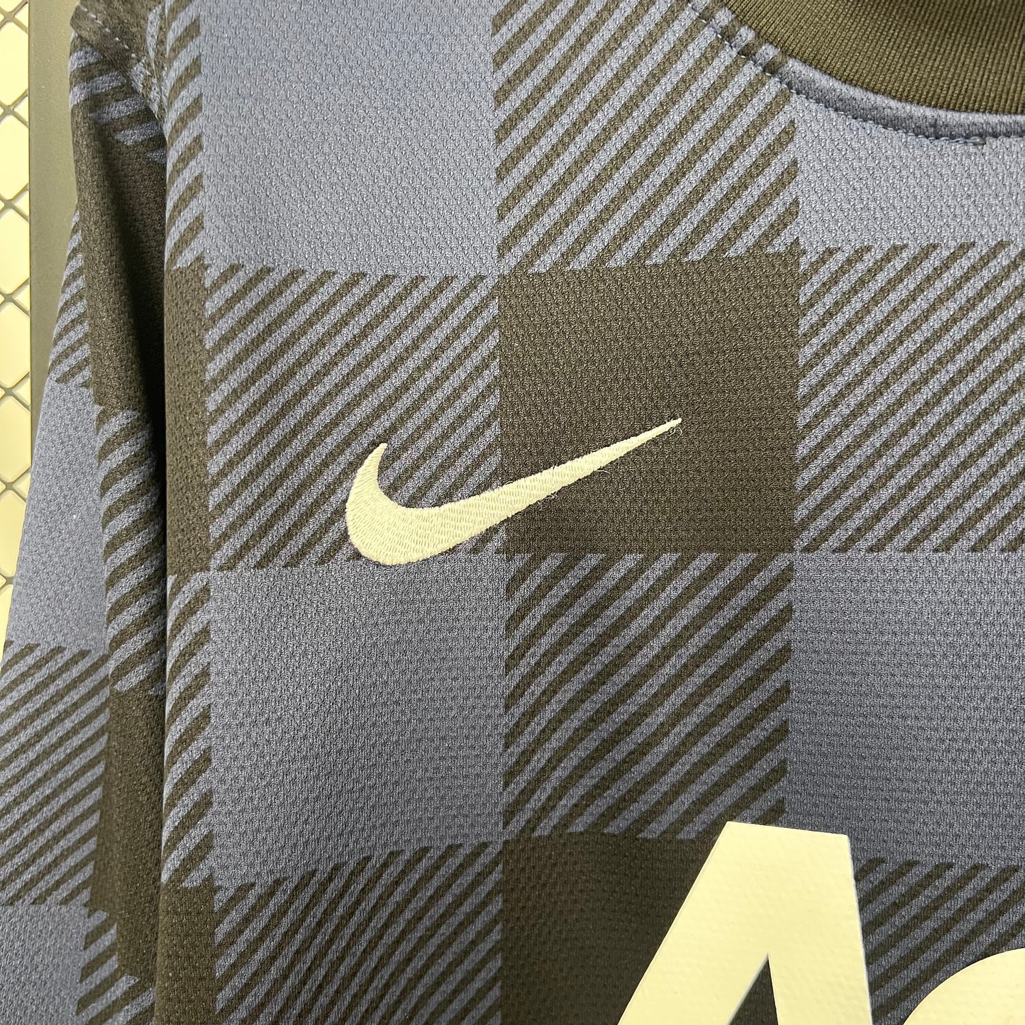 13/14 M-U Long Sleeve Black Retro Shirts