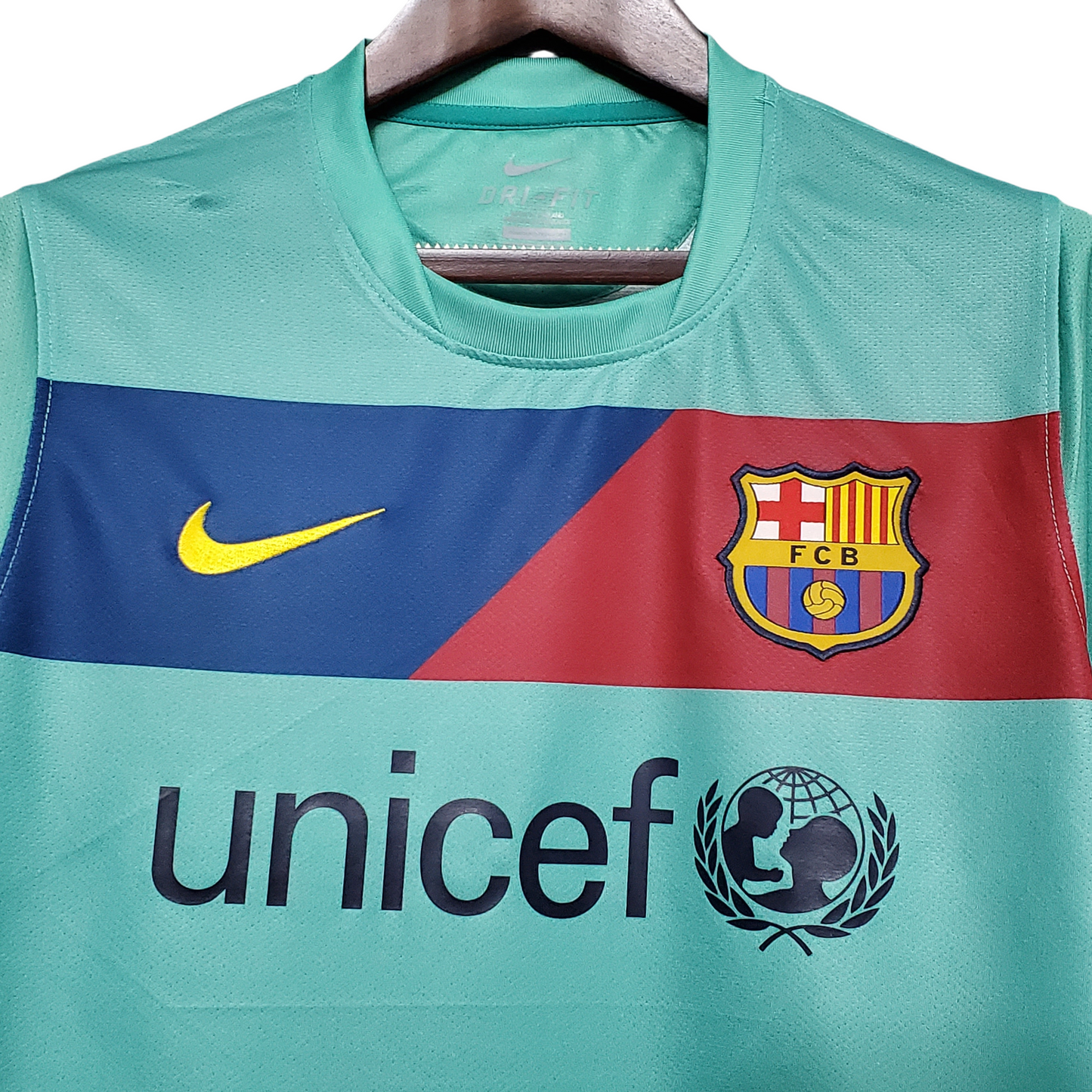 2010/2011 Barcelona Away Retro Shirt