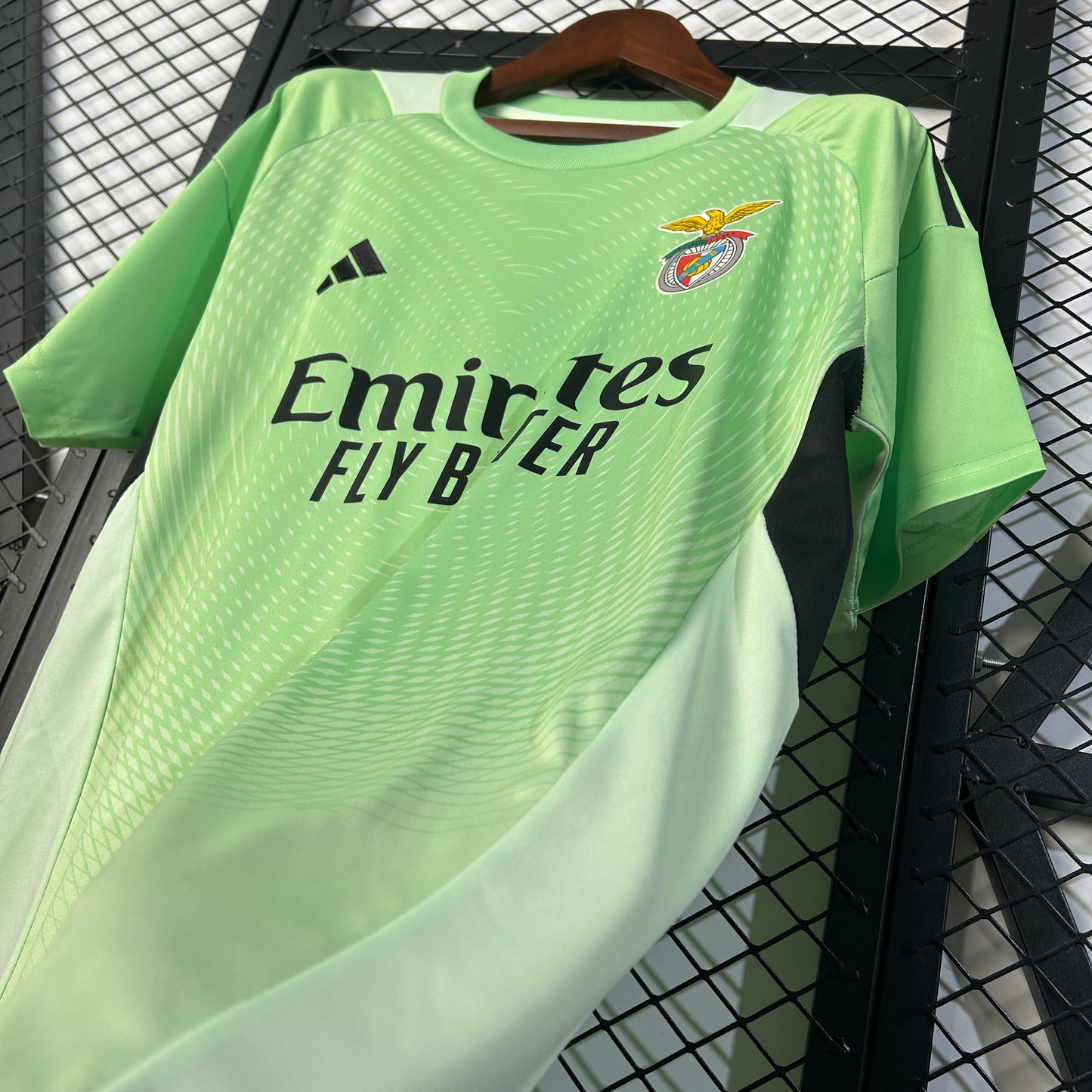 25/26 Benfica training goalkeeper shirt