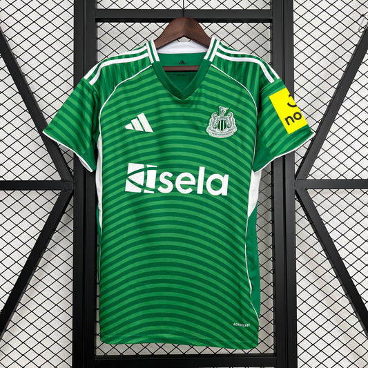 25/26 Newcastle United away shirt