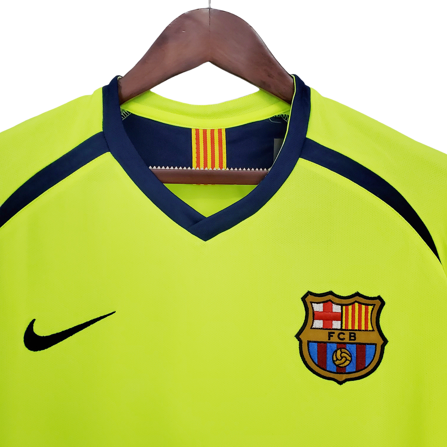 2005/2006 Barcelona Away Retro Shirt