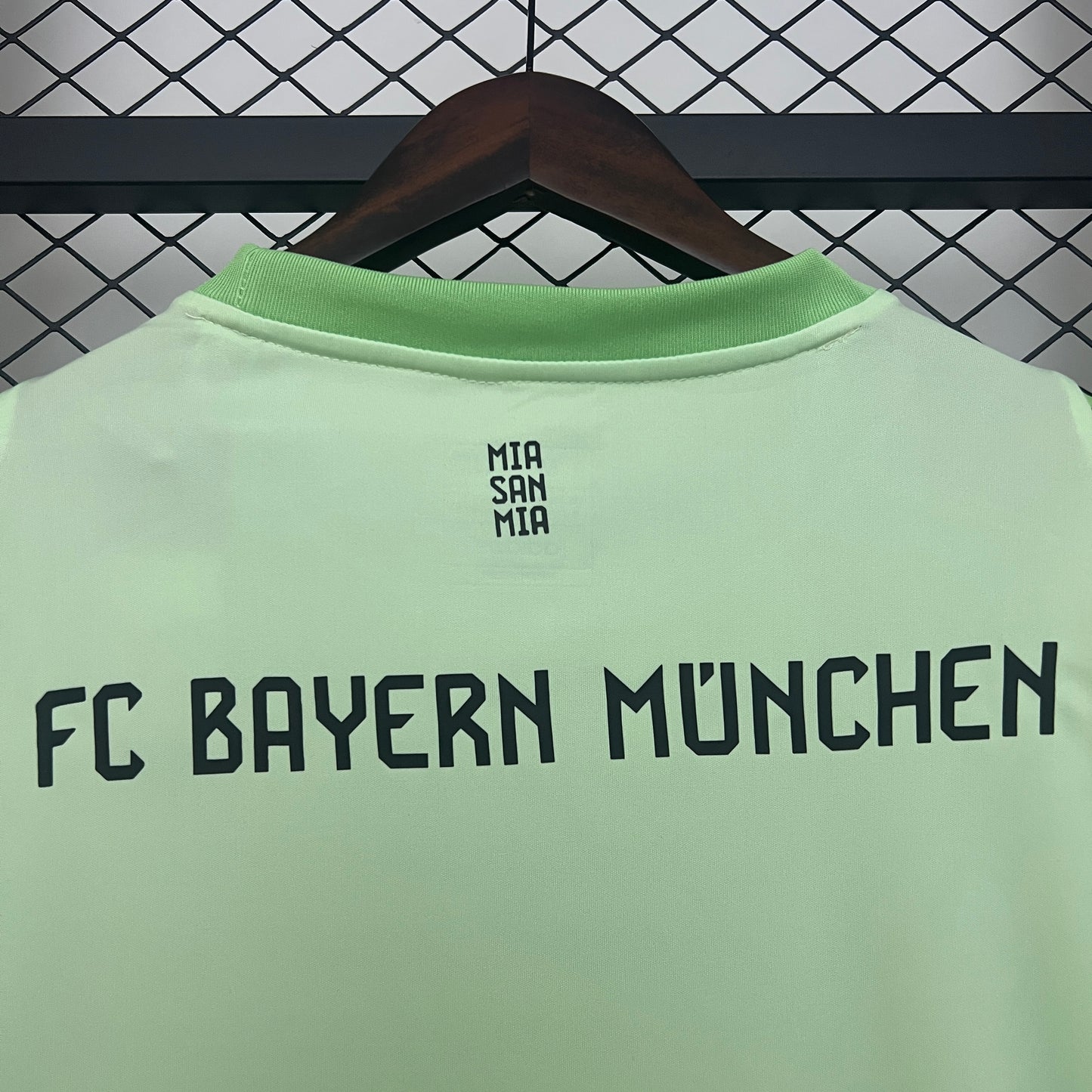 2025/2026 Bayern Munich Goalkeeper Green Shirt